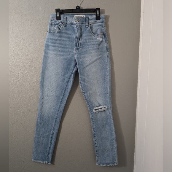 Abercrombie & Fitch Denim - Abercrombie and Fitch The super skinny ankle high rise jean